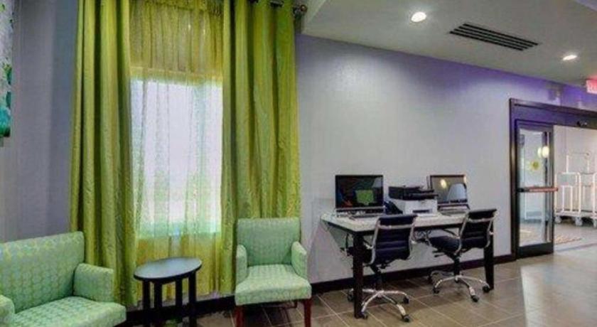 فندق كومفورت إن آند سويتس تولاسا آي-44 ويست - آر تي 66 Oakhurst المظهر الخارجي الصورة